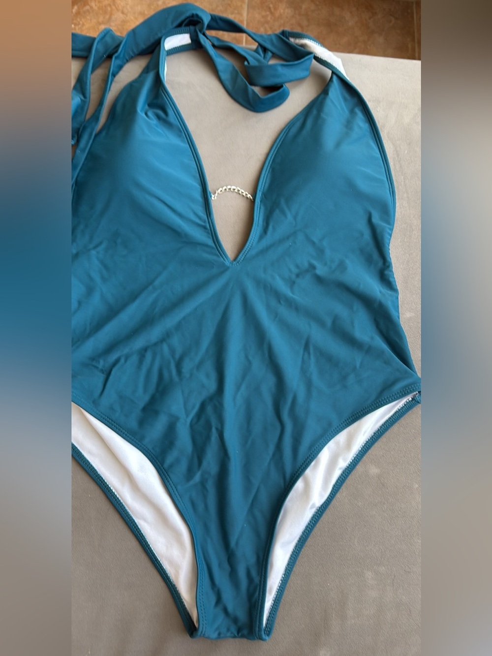 Sexy One-Piece Plunge Neck Swimsuit Swimwear Silver Tone Chain Accent Size XL